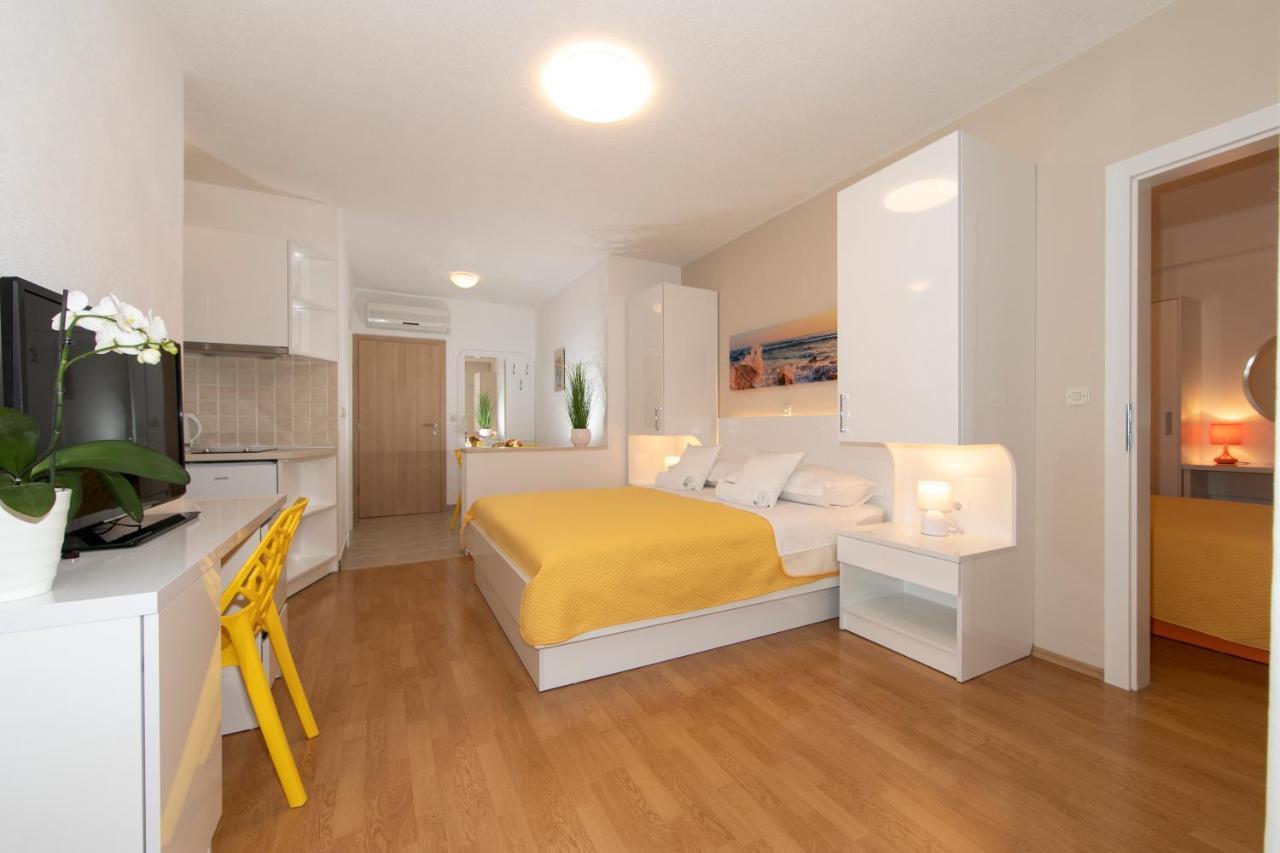 Apartments Milana 2 Tucepi Bagian luar foto