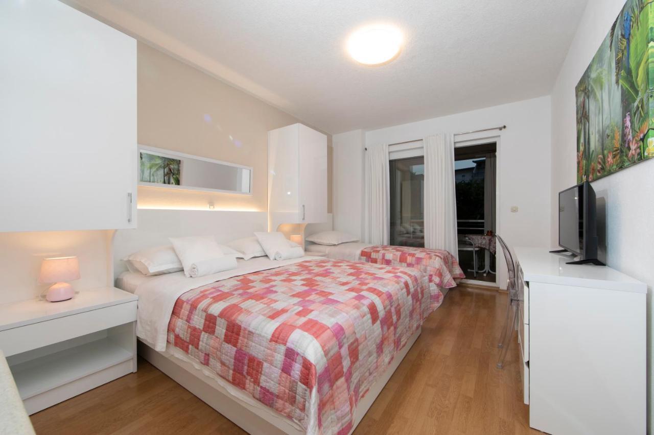 Apartments Milana 2 Tucepi Bagian luar foto