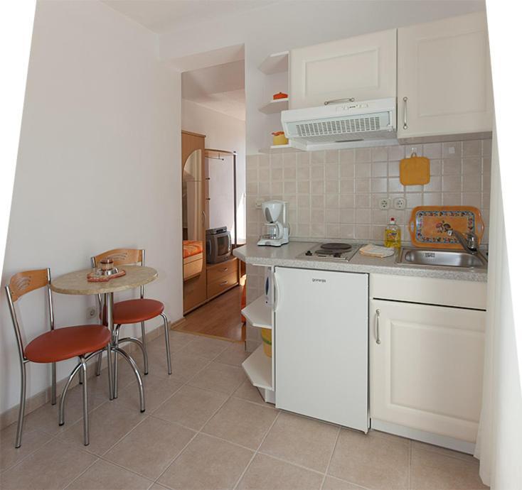 Apartments Milana 2 Tucepi Bagian luar foto